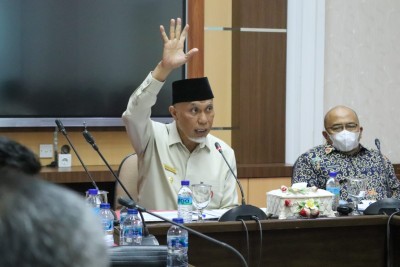 Gubernur Mahyeldi pimpin rapat Persiapan PENAS Petani Nelayan XVI Tahun 2023.