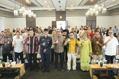 Gubernur Sumbar Mahyeldi buka Bimtek Pemanfaatan Platform Digital Bagi Komunitas Informasi Masyarakat