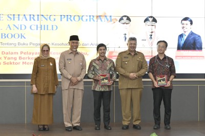 Sembilan Negara Menyigi Penerapan Buku KIA di Sumbar, Gubernur Mahyeldi : Kesehatan Ibu dan Anak adalah Prioritas