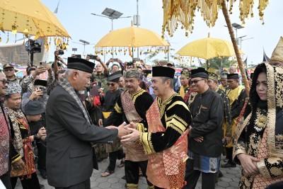 Gubernur Mahyeldi Berharap Hubungan Prov. Sumbar dan Riau Semakin Erat, Pasca Resminya Gubernur Riau Menjadi Keluarga Suku Chaniago