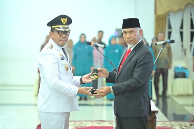 Sukseskan Pemilu Serentak 2024, Menjadi Salah Satu Pesan Gubernur Mahyeldi Saat Melantik Zefnihan Sebagai Pj. Walikota Sawahlunto