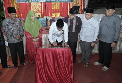 Resmikan Surau Gadang Aru, Gubernur Mahyeldi Tegaskan Pentingnya Semangat Kembali ke Surau