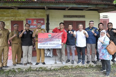 Wagub Audy Salurkan Bantuan Logistik dari Pemprov Sumbar untuk Lumbung Sosial di Mentawai Senilai Rp386 Juta