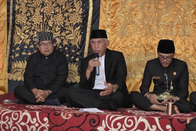 Gubernur Mahyeldi Tegaskan Bahwa Peran Penghulu Adat Sangat Penting untuk Mempercepat Kemajuan Nagari