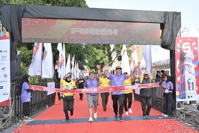 Gubernur Mahyeldi Lelepas 1.700 Peserta Iven Olahraga Minang Geopark Run 2023