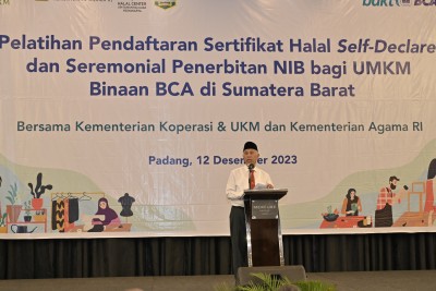 Gubernur Mahyeldi Sebut Sertifikat Halal bagi UMKM Penting untuk Wujudkan Sumbar sebagai Pusat Industri Halal Nasional