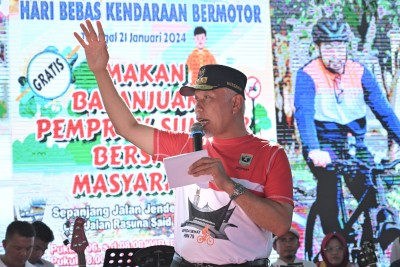 Disemarakkan Makan Balanjuang Bersama Gubernur Mahyeldi, CFD Perdana 2024 Diikuti 20 Ribu Lebih Warga