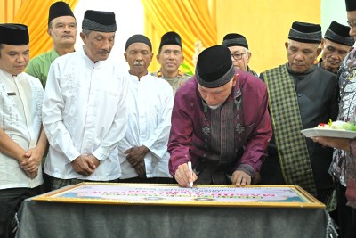 Gubernur Mahyeldi Resmikan Penetapan Status Masjid Al Muttaqin Gadut Tilatang Kamang