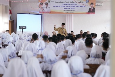 Bakar Semangat Pelajar SMAN 3 Bukittinggi, Gubernur Mahyeldi : Ananda Harus Siap untuk Jadi Pemimpin